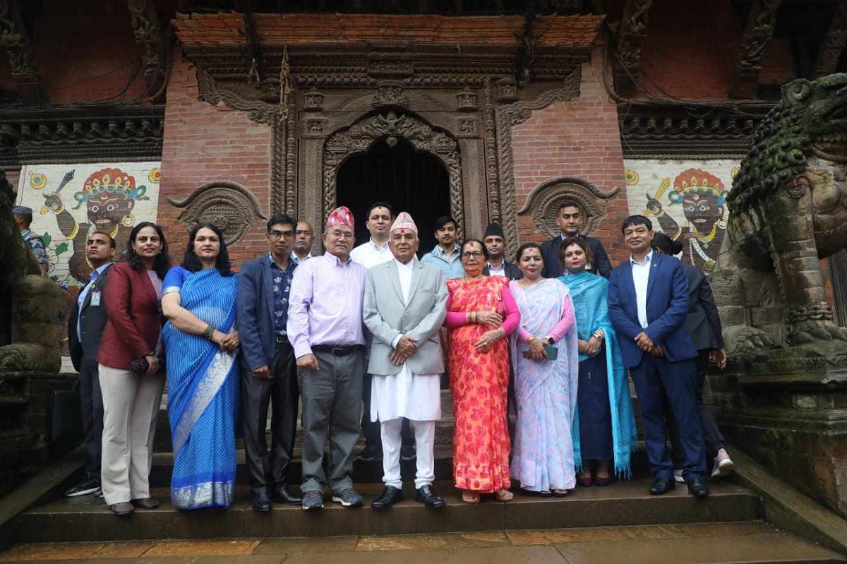 राष्ट्रपतिद्वारा कृष्ण मन्दिरको दर्शन